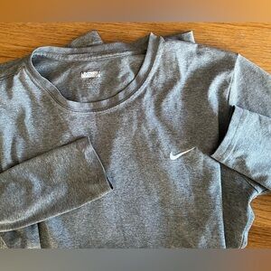 Nike Heather Gray Long Sleeve Tee